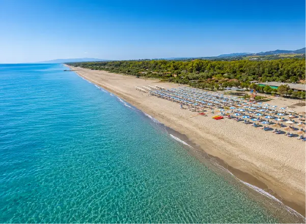 Mare trasparente e spiaggia di Cariati Marina lungo la costa ionica